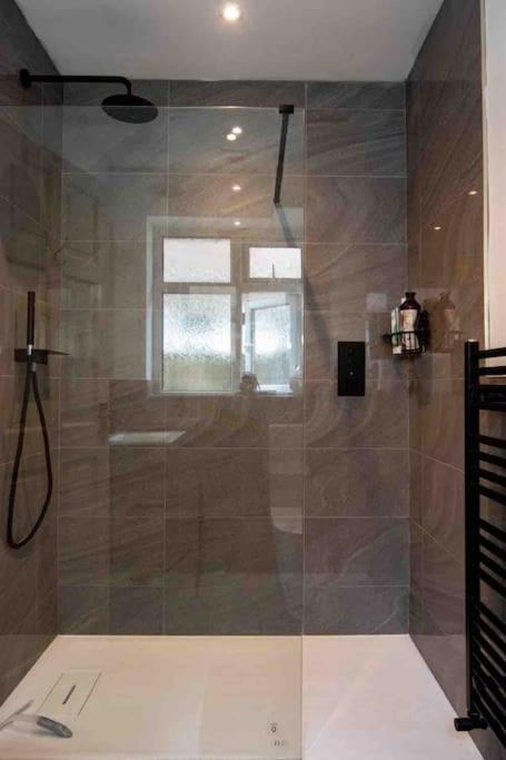 1 Bedroom Self Contained Apartment In Christchurch Winkton Bagian luar foto
