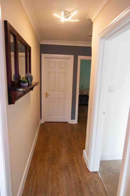 1 Bedroom Self Contained Apartment In Christchurch Winkton Bagian luar foto